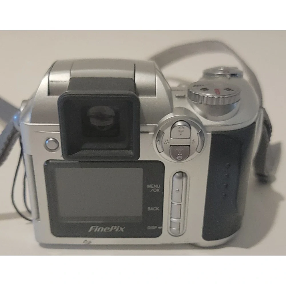 FujiFilm FinePix‎ Digital Camera 3800 Silver Tested Works Made In JAPAN